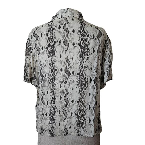 Stockholm Atelier Animal Print Short Sleeve Blouse Size 2 - Picture 2 of 5